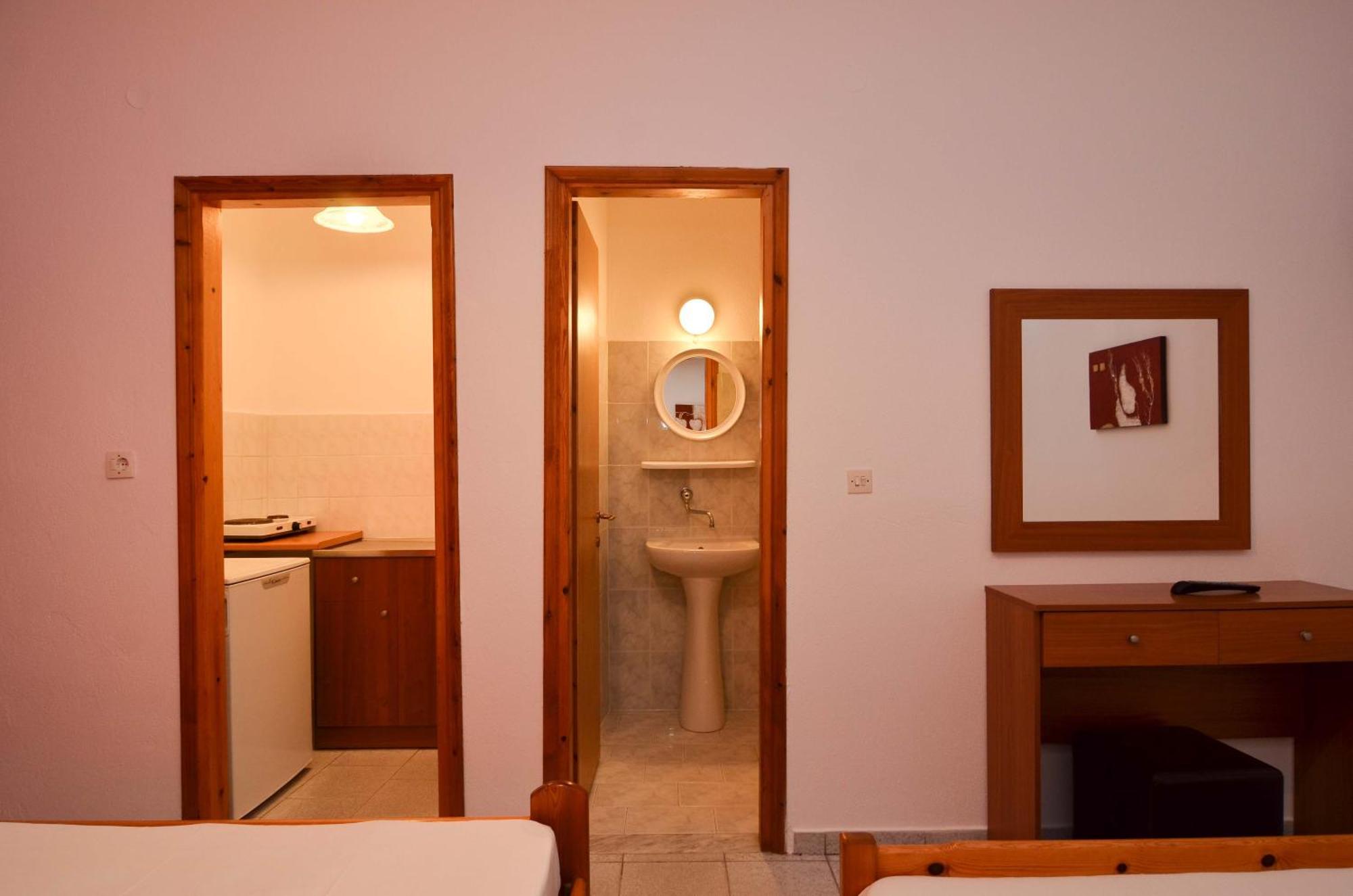 Giannis Hotel Paralía Værelse billede