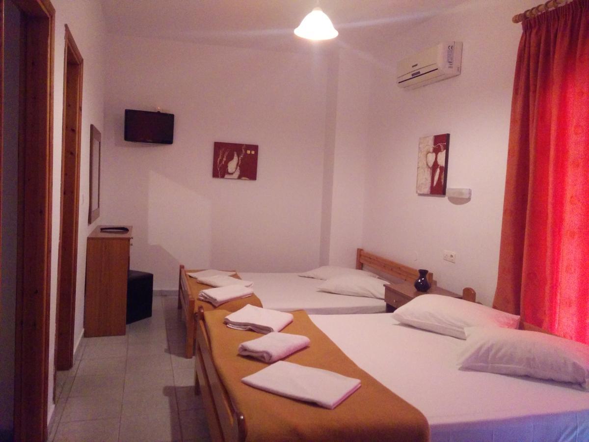Giannis Hotel Paralía Værelse billede